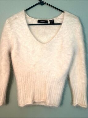Y2K Express Women's Cream Angora V-Neck Pullover Sweater Size L